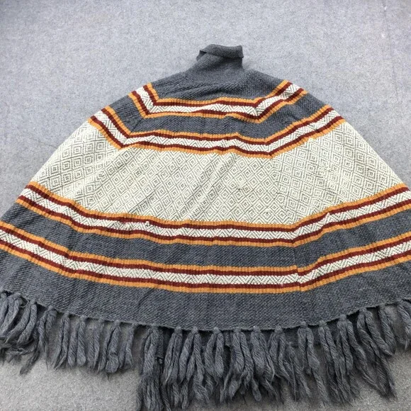 VINTAGE Wool Poncho Cape Womens One Size Gray Fringe Button ILGWU Made USA 70s - Picture 10 of 15